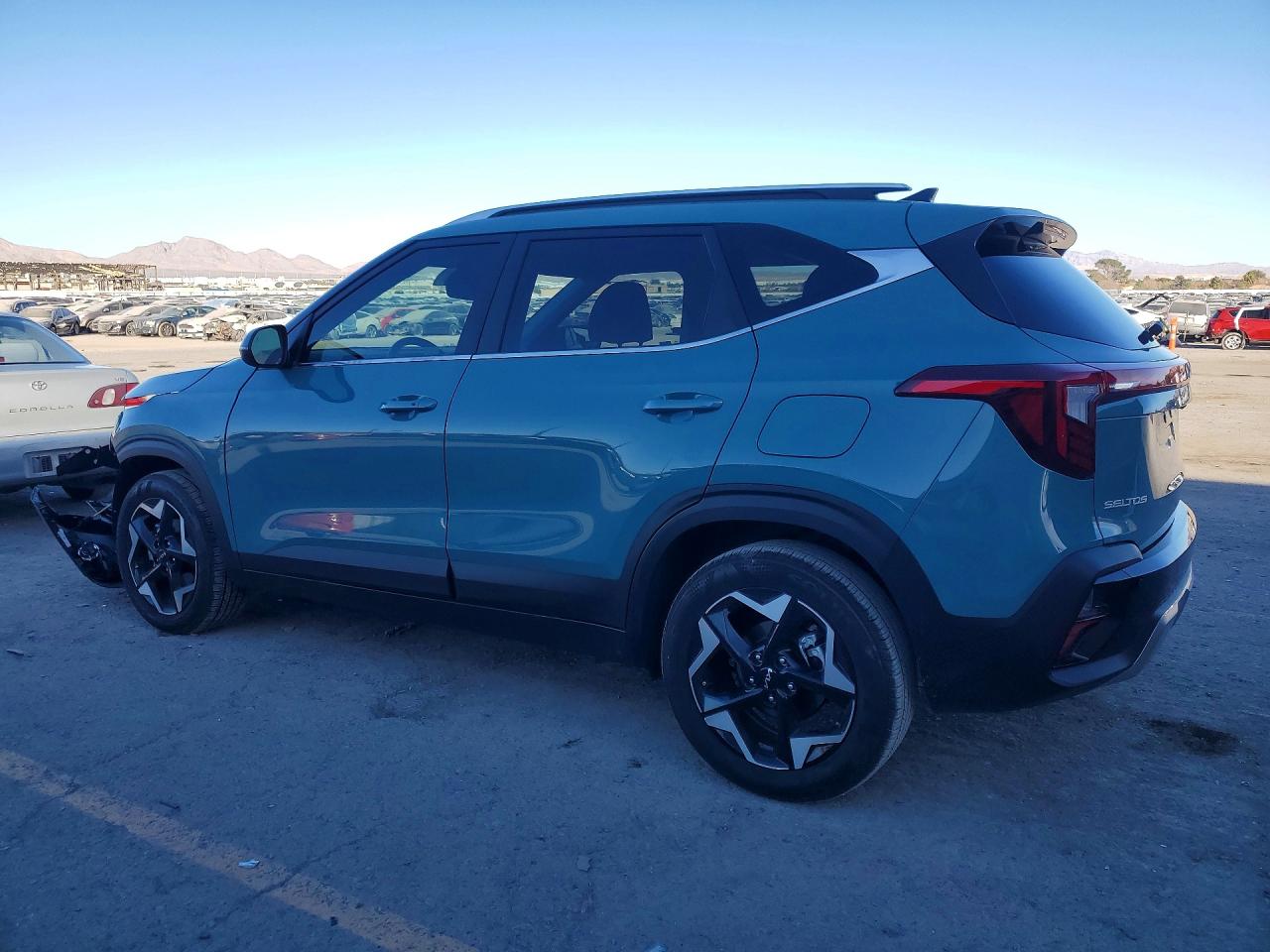 2025 KIA SELTOS EX photo 2