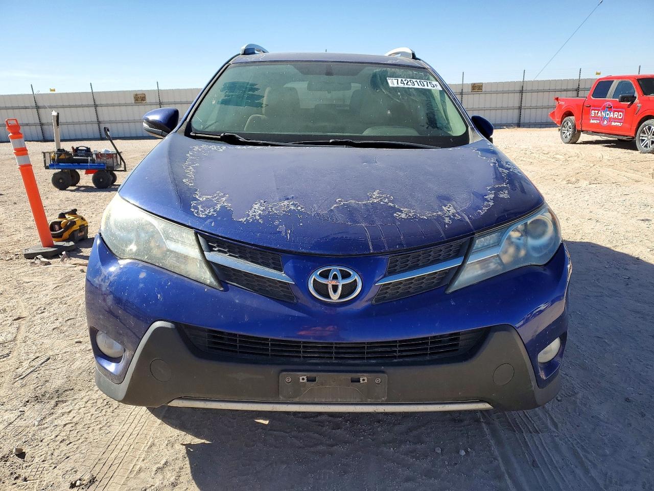 2014 TOYOTA RAV4 XLE photo 9