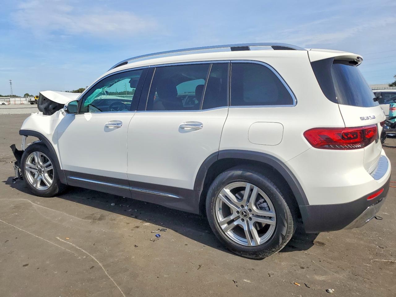 2021 MERCEDES-BENZ GLB 250 photo 3