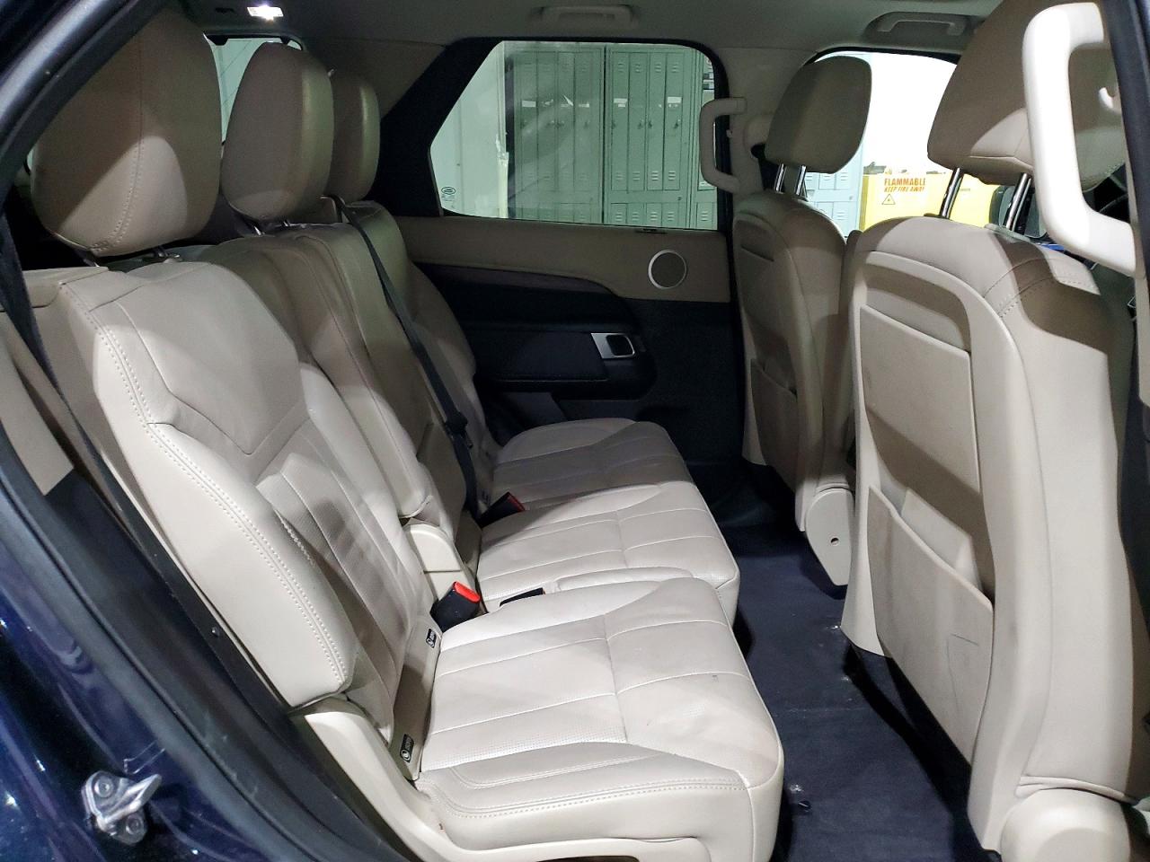 2018 LAND ROVER DISCOVERY SE photo 11