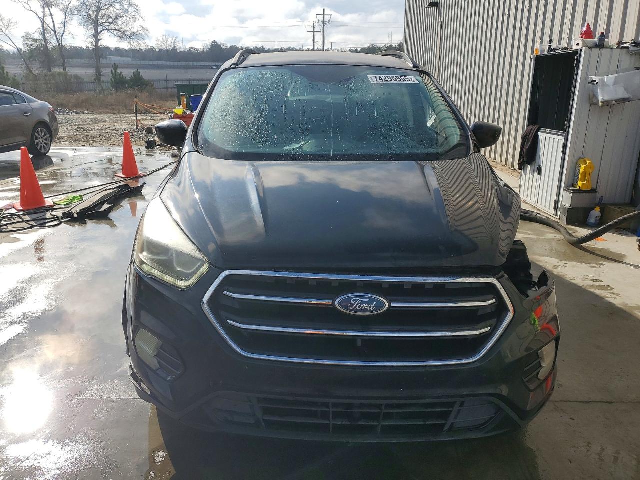 2017 FORD ESCAPE SE photo 9