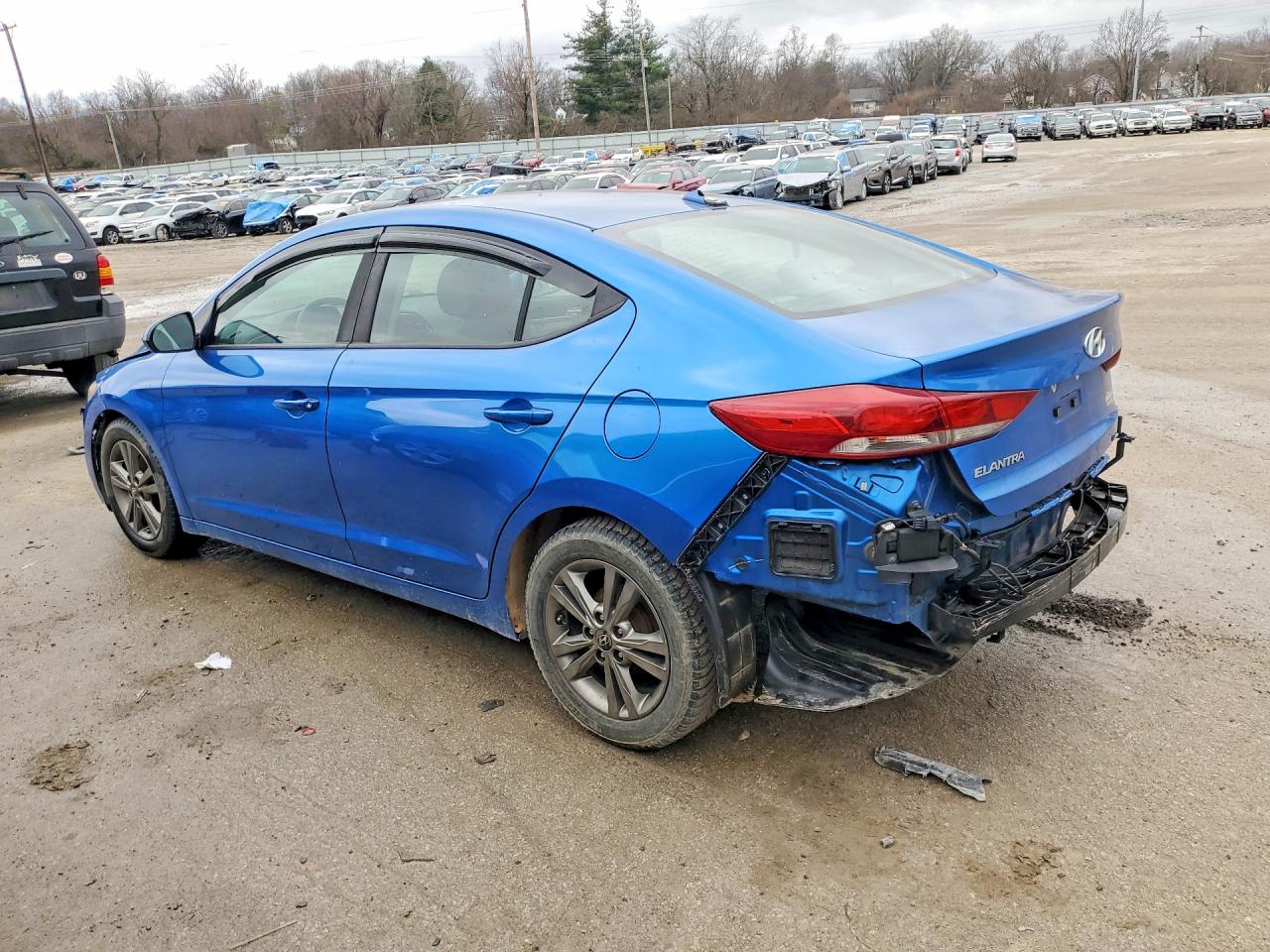 2017 HYUNDAI ELANTRA SE photo 4