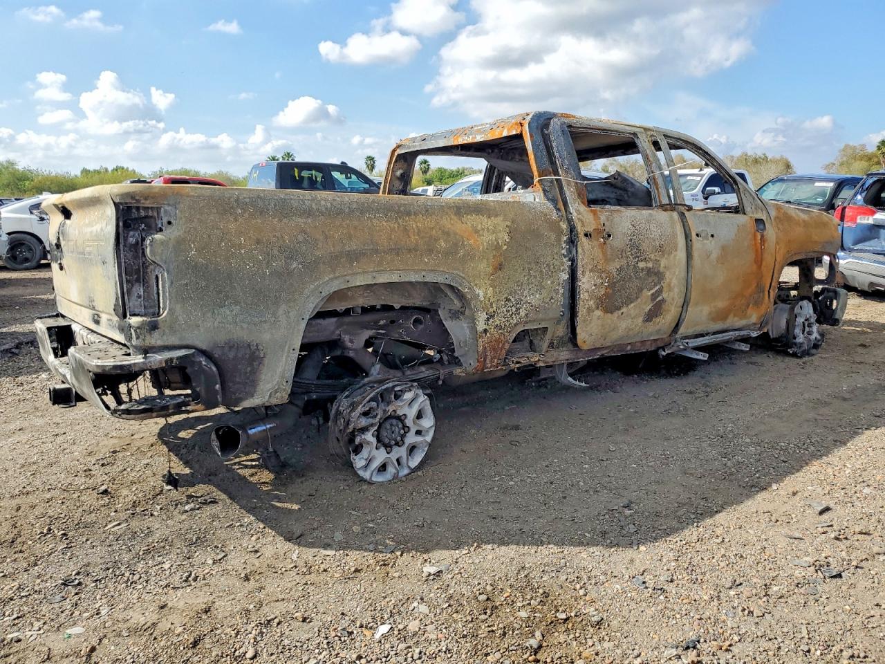 2024 CHEVROLET SILVERADO K2500 HEAVY DUTY LT photo 3