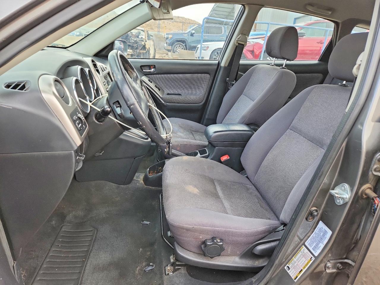 2004 TOYOTA COROLLA MATRIX XR photo 7