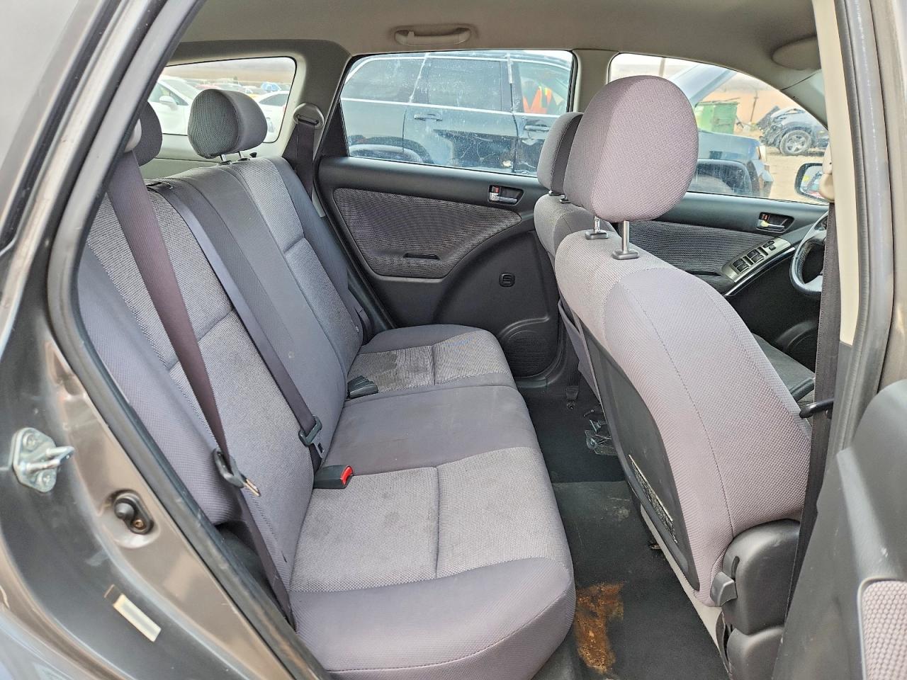 2004 TOYOTA COROLLA MATRIX XR photo 10