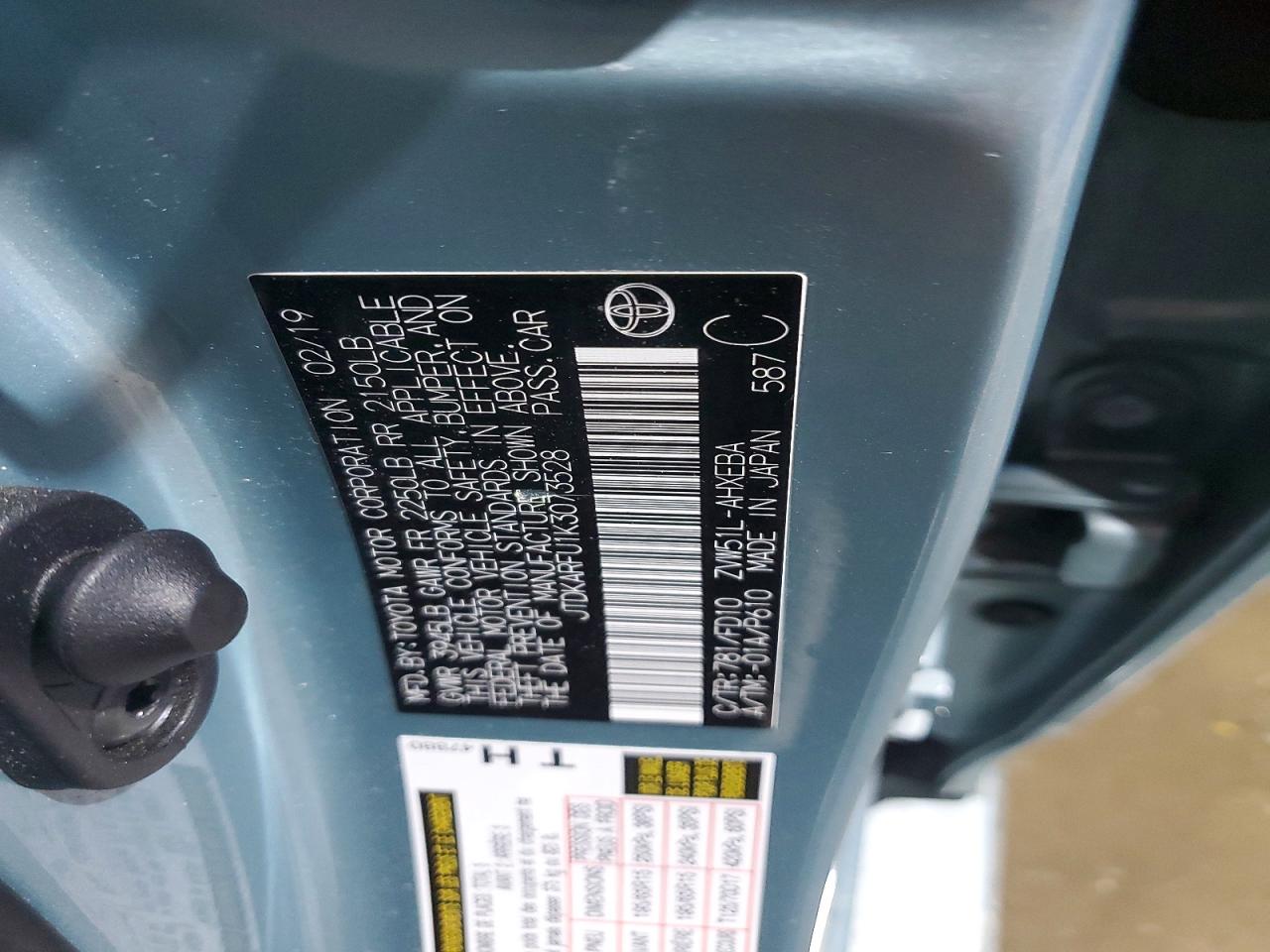2019 TOYOTA PRIUS LE photo 12