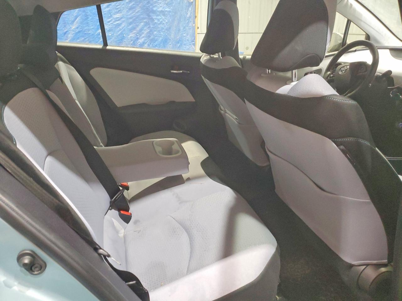 2019 TOYOTA PRIUS LE photo 10