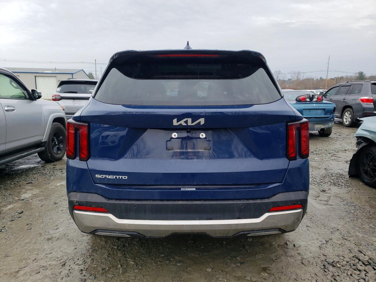 2024 KIA SORENTO S photo 16