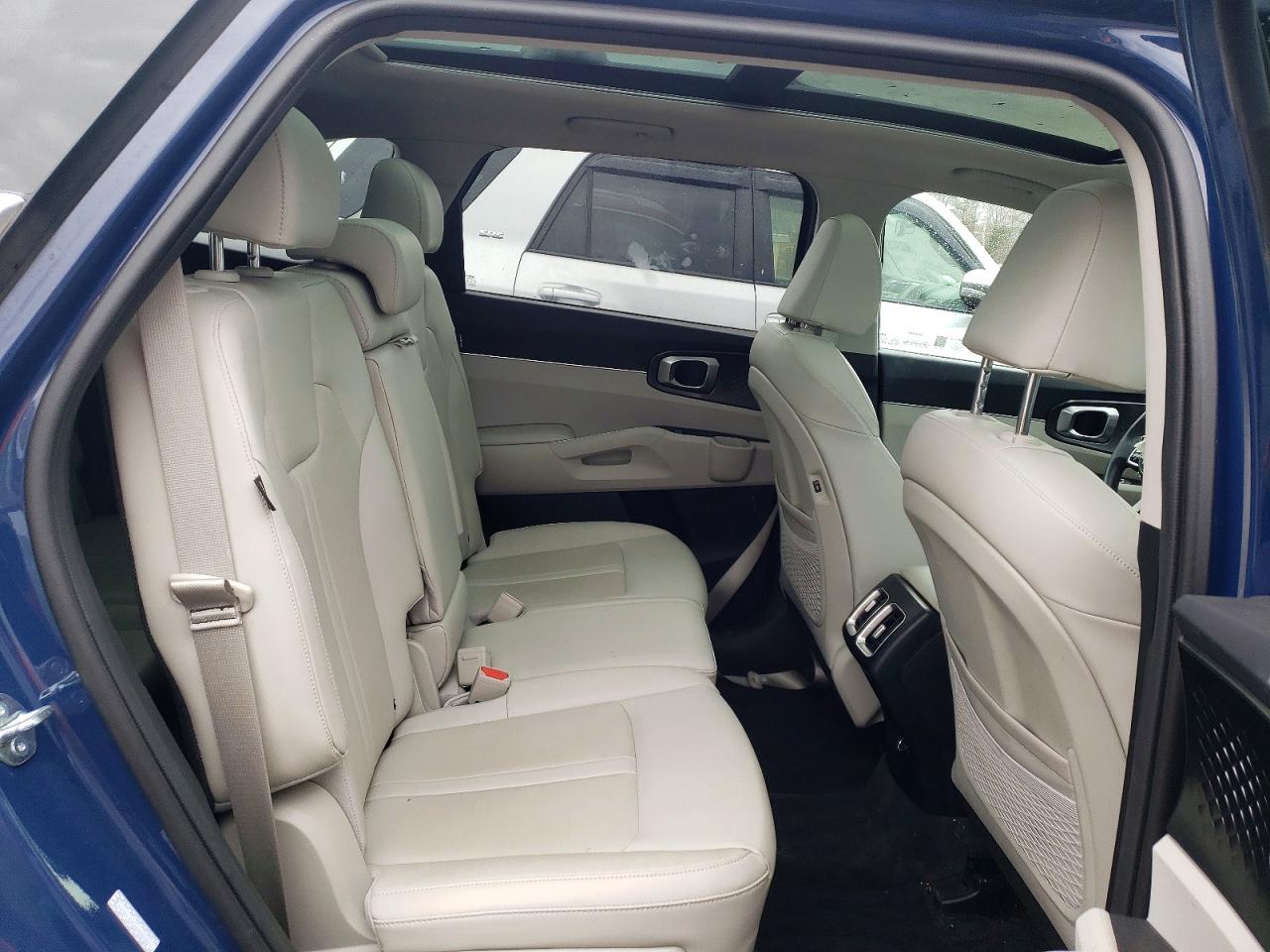 2024 KIA SORENTO S photo 31