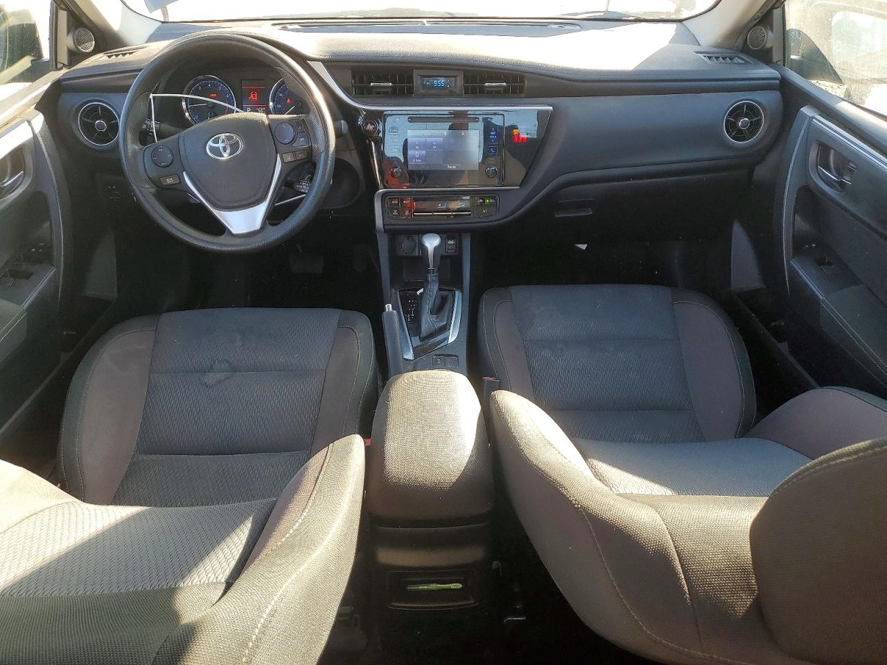 2018 TOYOTA COROLLA L photo 8