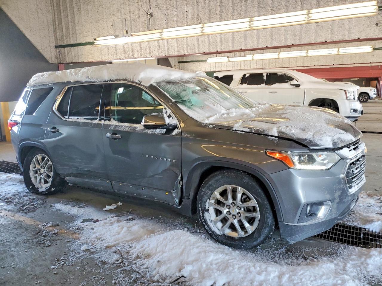 2020 CHEVROLET TRAVERSE LT photo 4