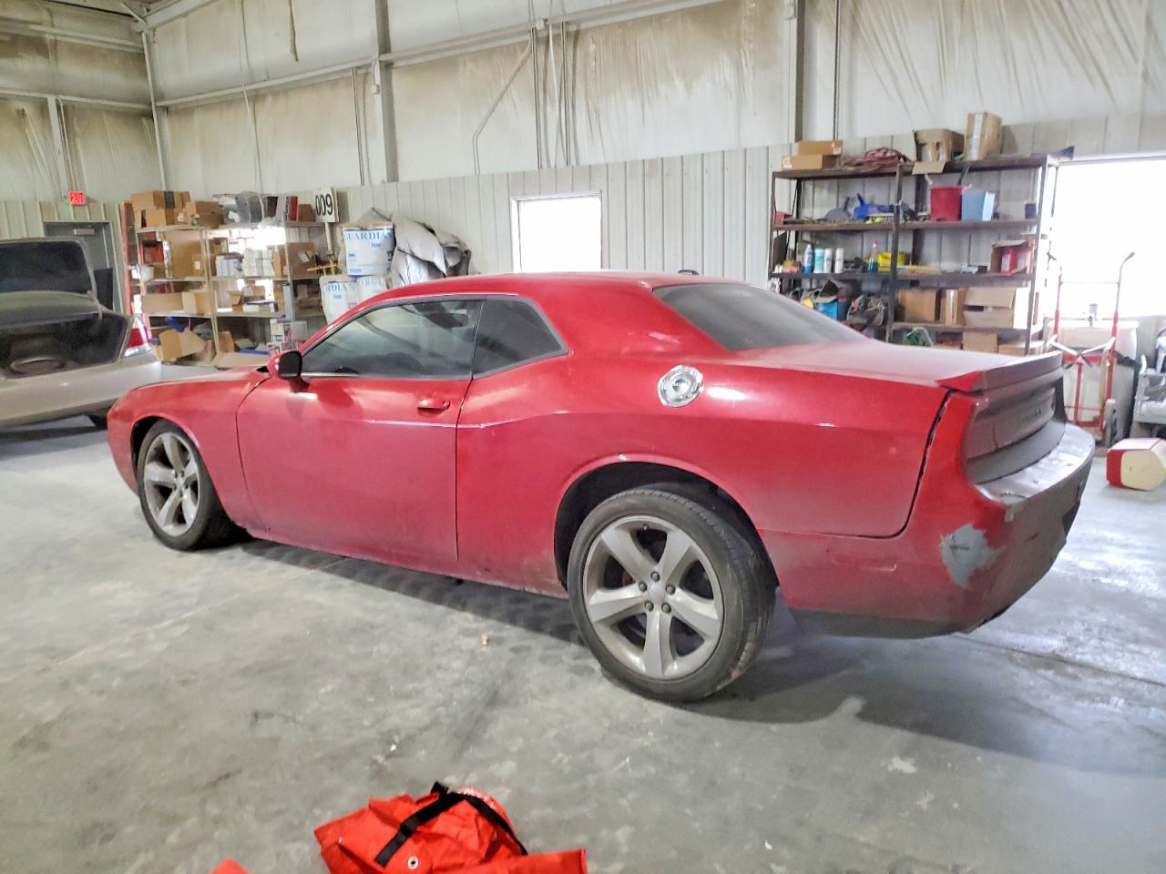 2012 DODGE CHALLENGER SXT photo 2