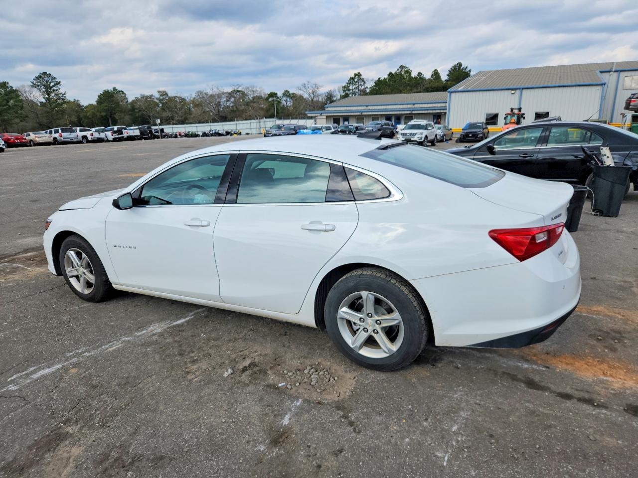 2023 CHEVROLET MALIBU LS photo 2