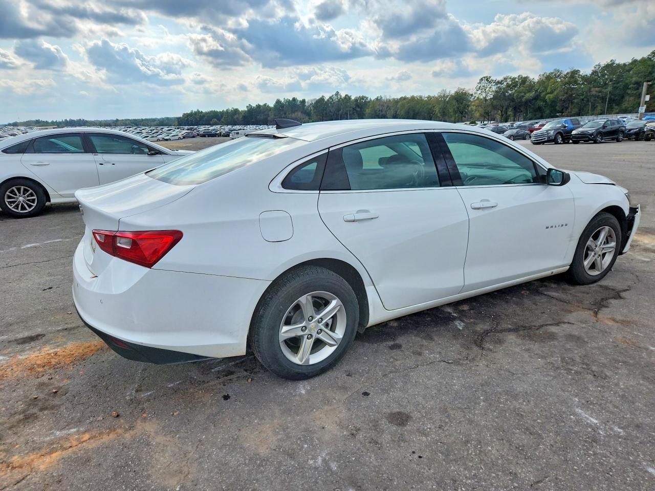 2023 CHEVROLET MALIBU LS photo 3