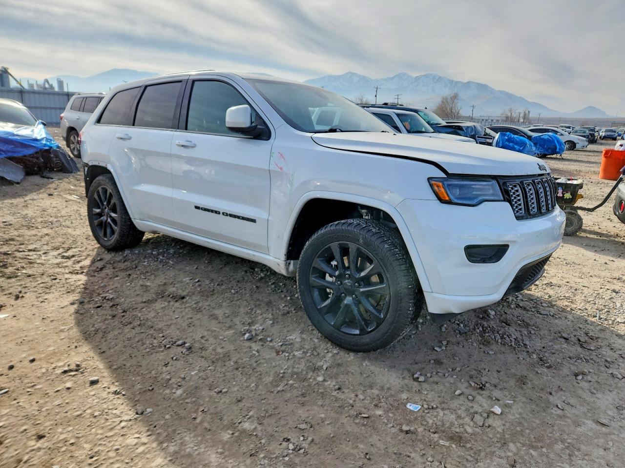 2022 JEEP GRAND CHEROKEE LAREDO E photo 4