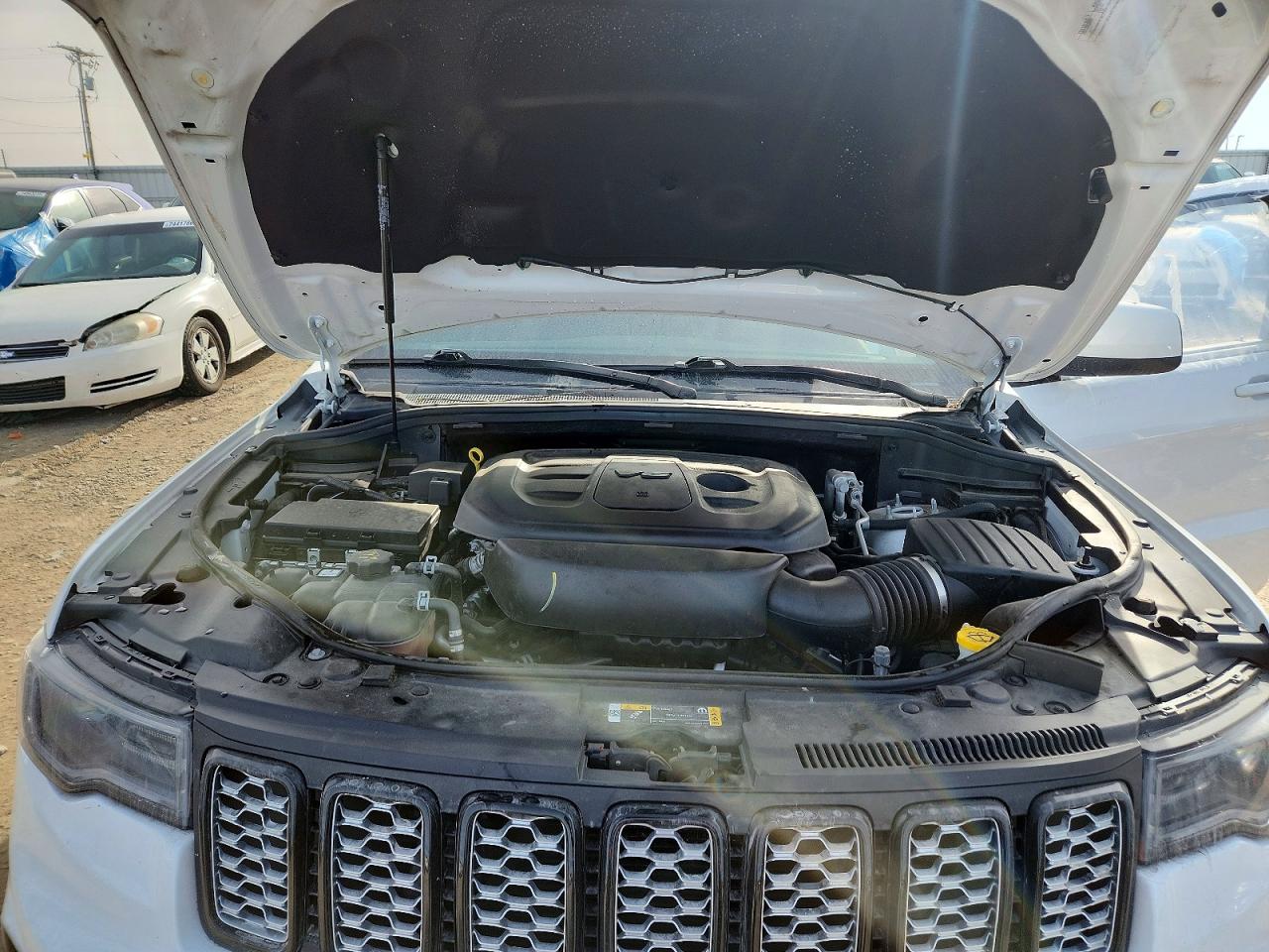 2022 JEEP GRAND CHEROKEE LAREDO E photo 12