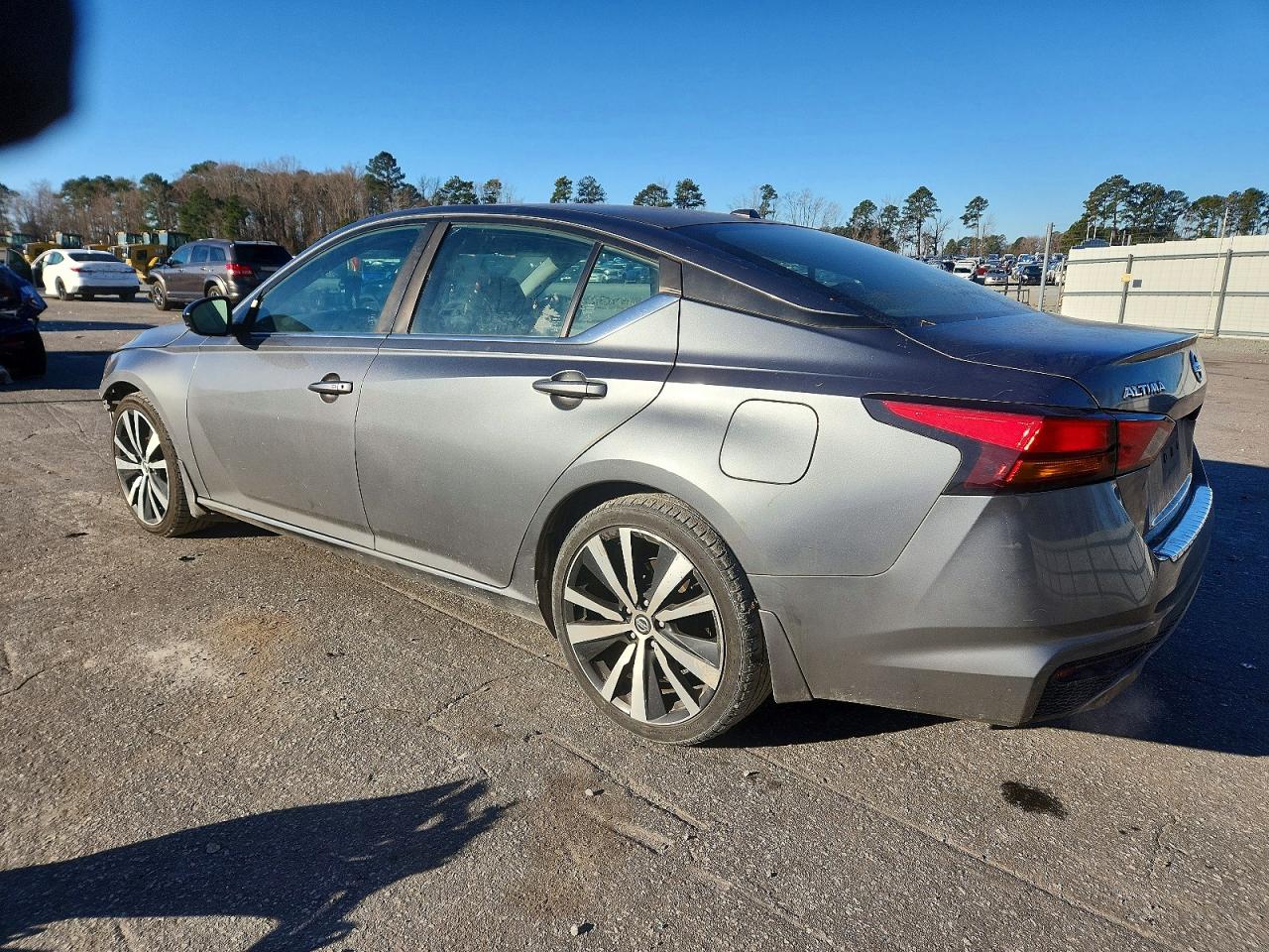 2019 NISSAN ALTIMA SR photo 3