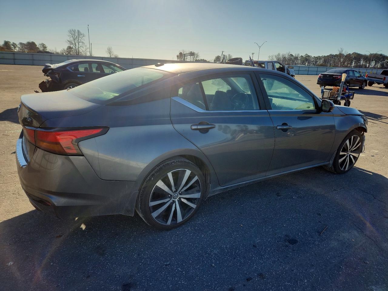 2019 NISSAN ALTIMA SR photo 5