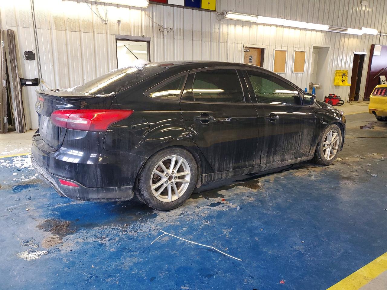 2015 FORD FOCUS SE photo 5