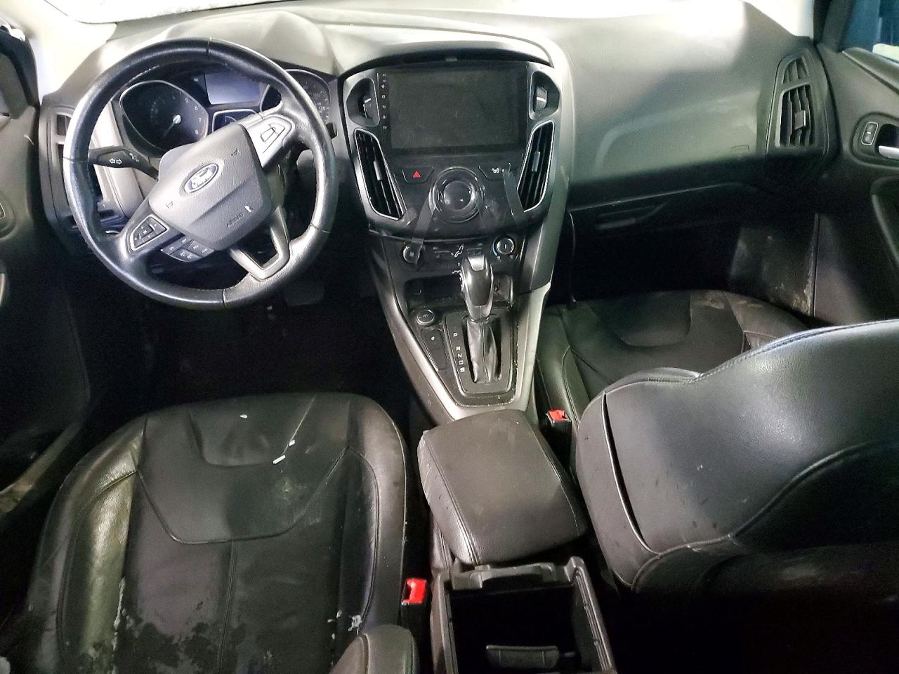 2015 FORD FOCUS SE photo 15