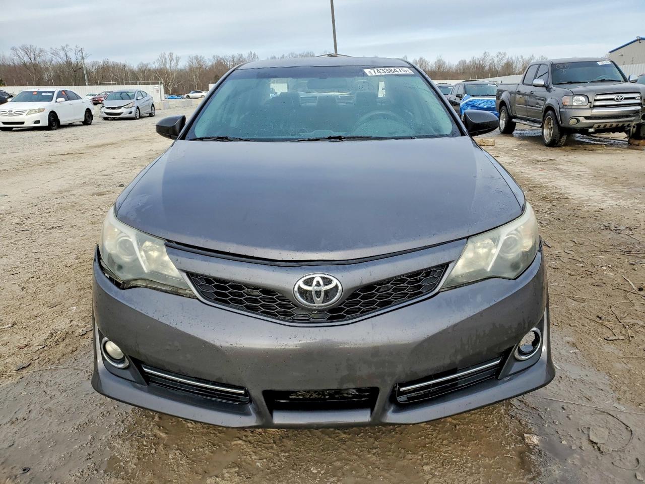 2014 TOYOTA CAMRY SE photo 9