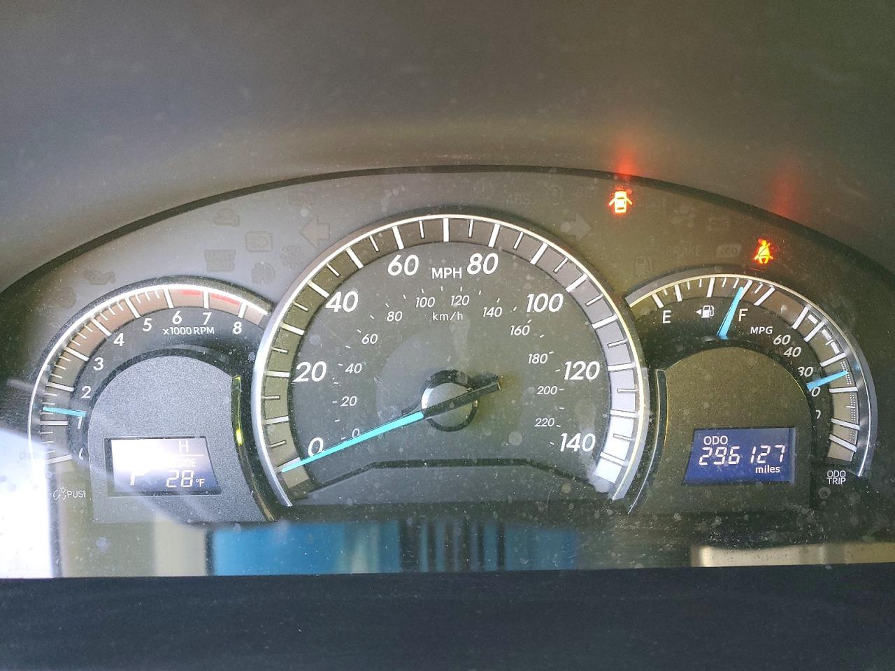 2014 TOYOTA CAMRY SE photo 17