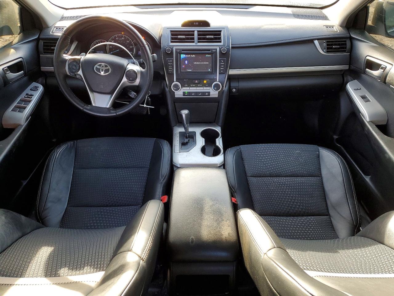 2014 TOYOTA CAMRY SE photo 15