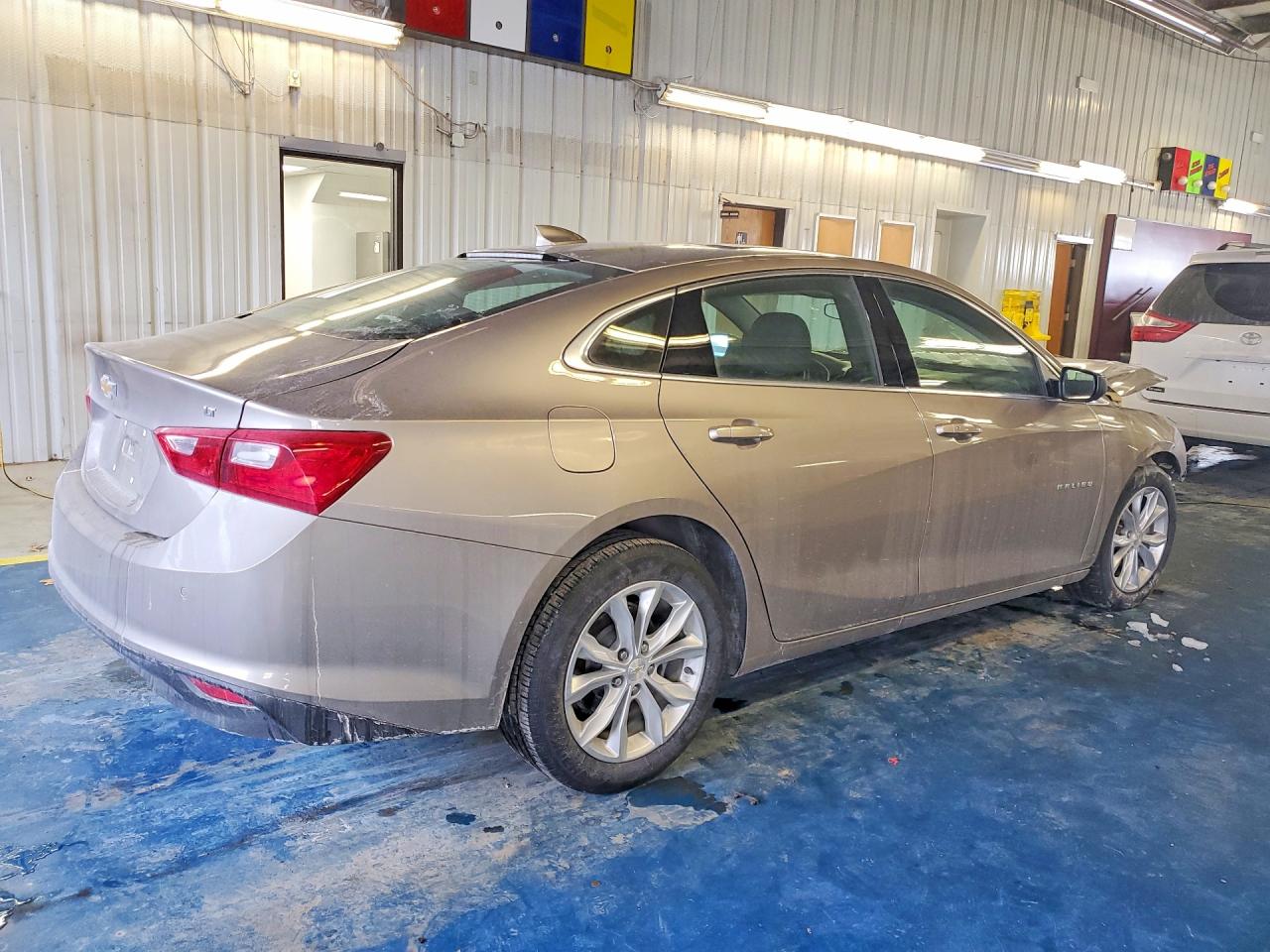 2024 CHEVROLET MALIBU LT photo 3