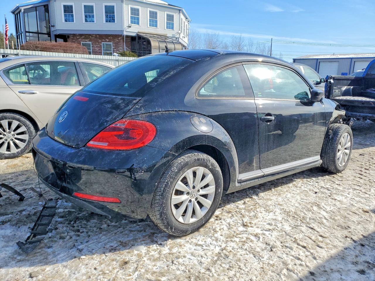 2014 VOLKSWAGEN BEETLE photo 5