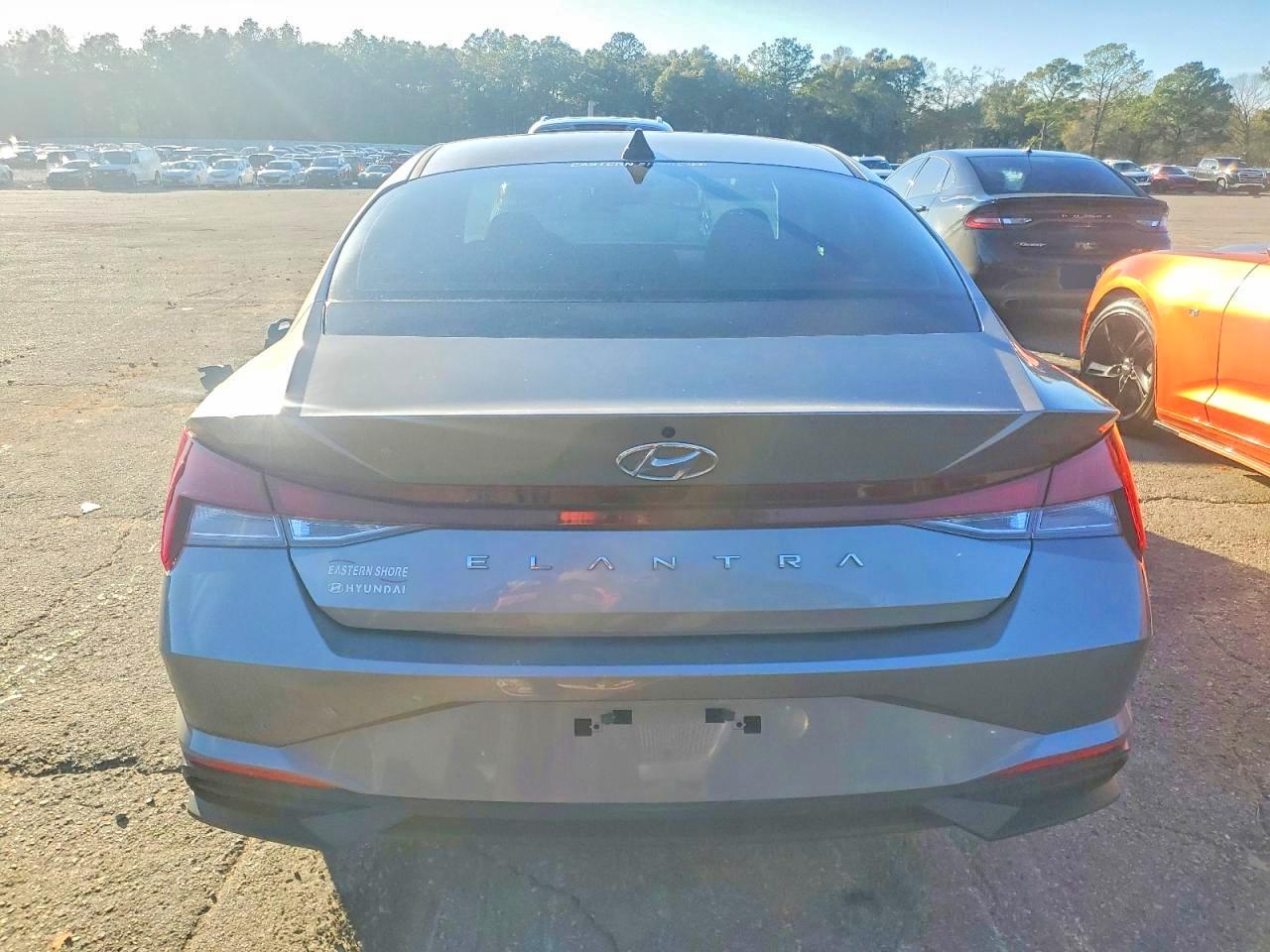 2023 HYUNDAI ELANTRA SE photo 6