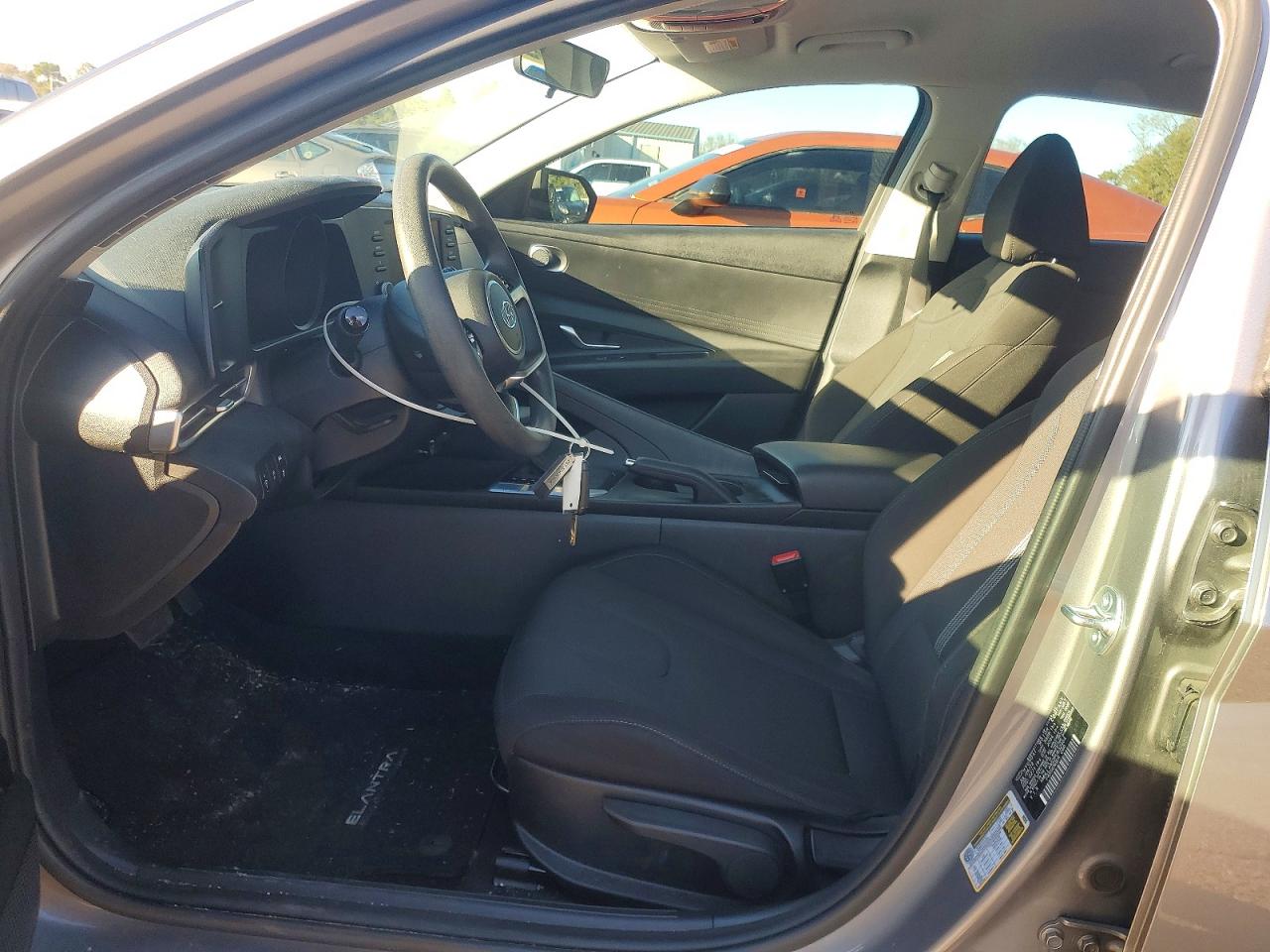 2023 HYUNDAI ELANTRA SE photo 7
