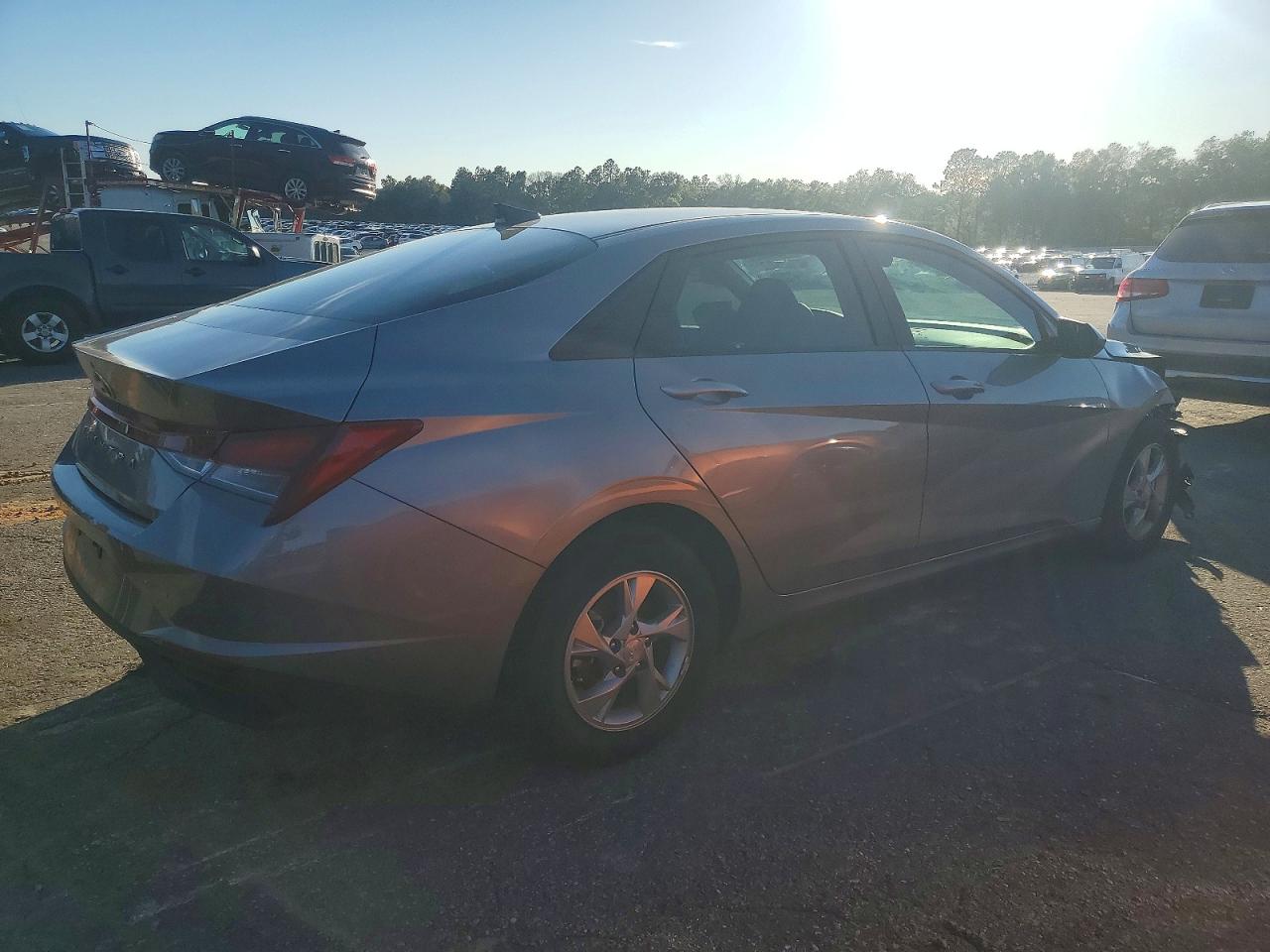 2023 HYUNDAI ELANTRA SE photo 3