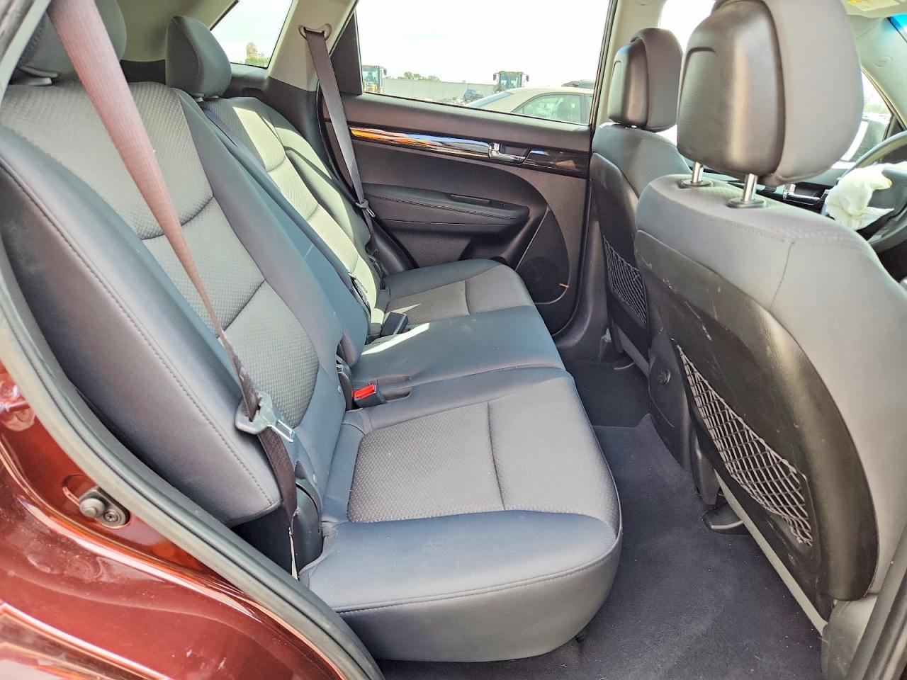 2012 KIA SORENTO photo 11