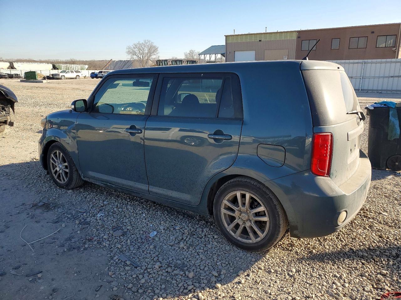 2008 TOYOTA SCION XB photo 3