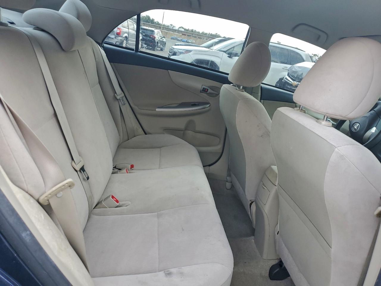 2011 TOYOTA COROLLA photo 28