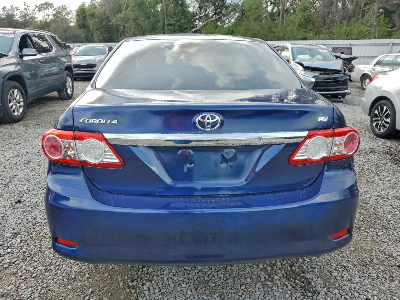 2011 TOYOTA COROLLA photo 16
