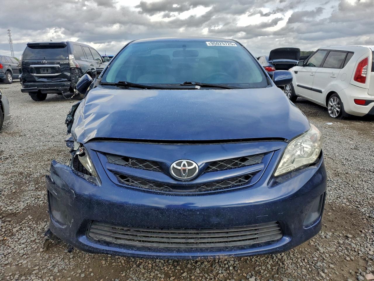 2011 TOYOTA COROLLA photo 13
