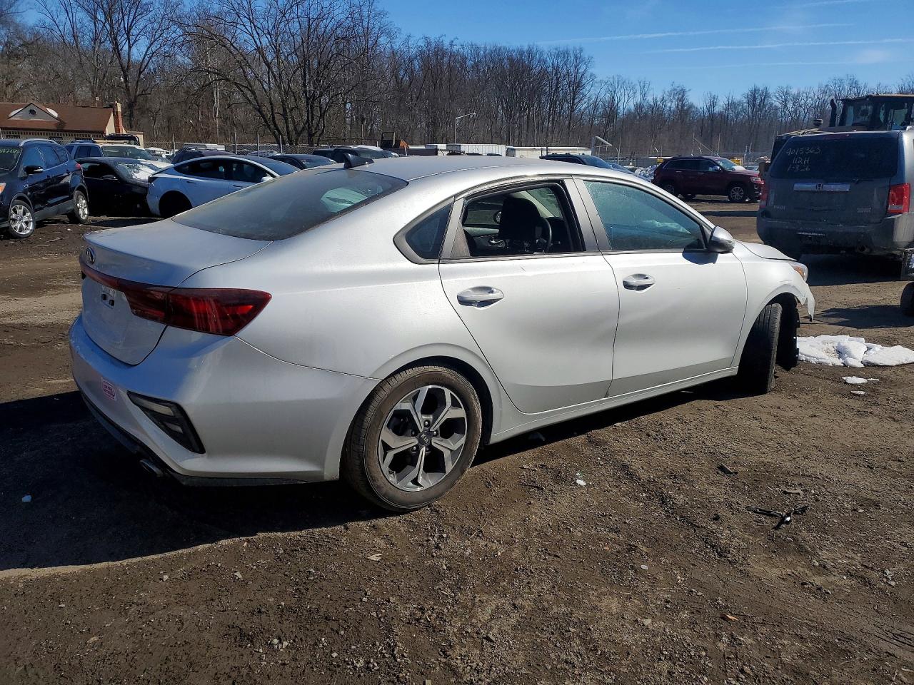 2021 KIA FORTE FE photo 3