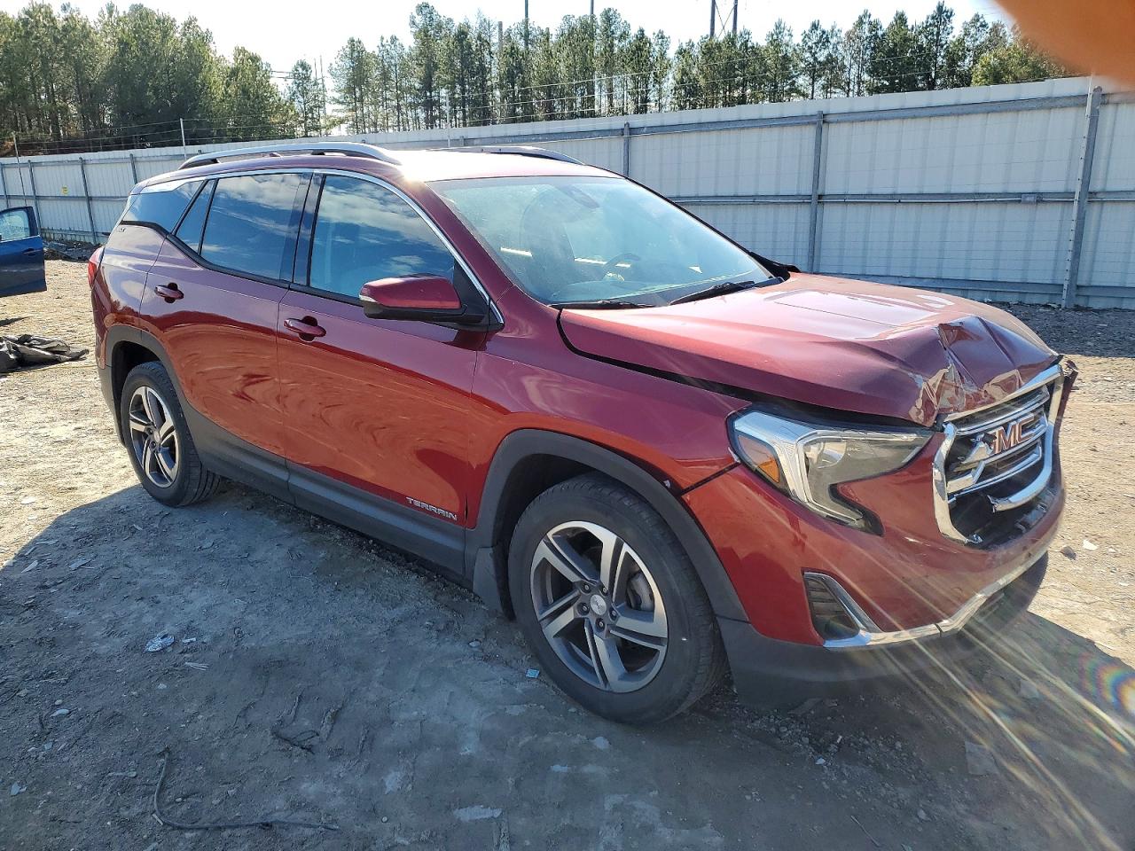 2019 GMC TERRAIN SLT photo 4