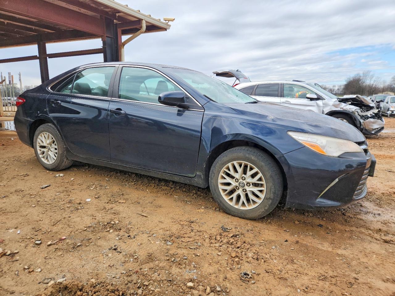 2017 TOYOTA CAMRY LE photo 10