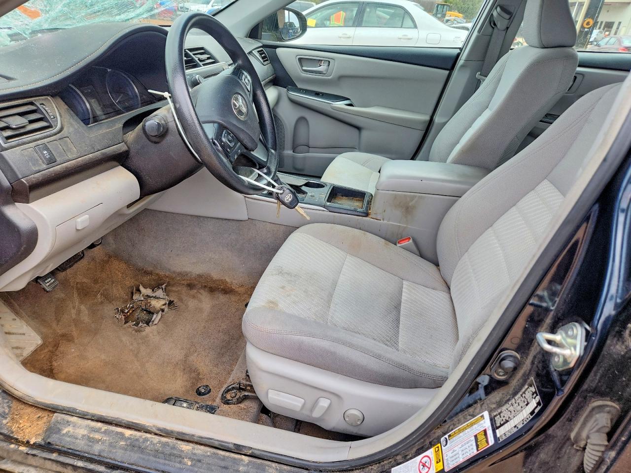 2017 TOYOTA CAMRY LE photo 19