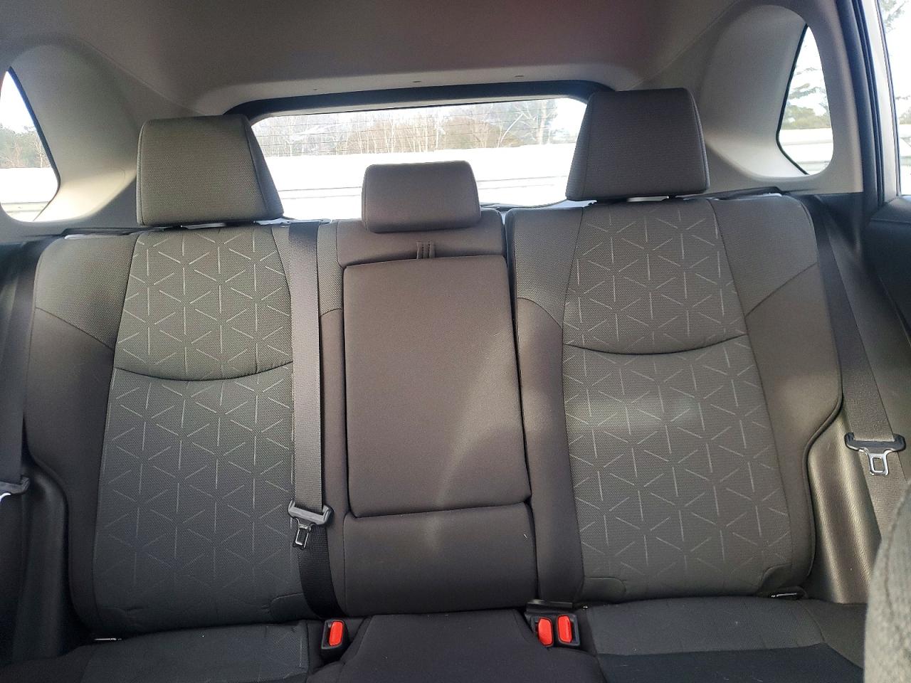 2024 TOYOTA RAV4 XLE photo 10
