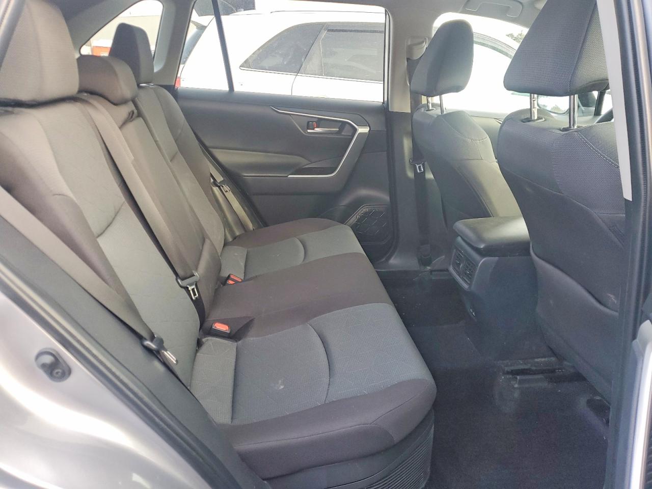 2024 TOYOTA RAV4 XLE photo 11