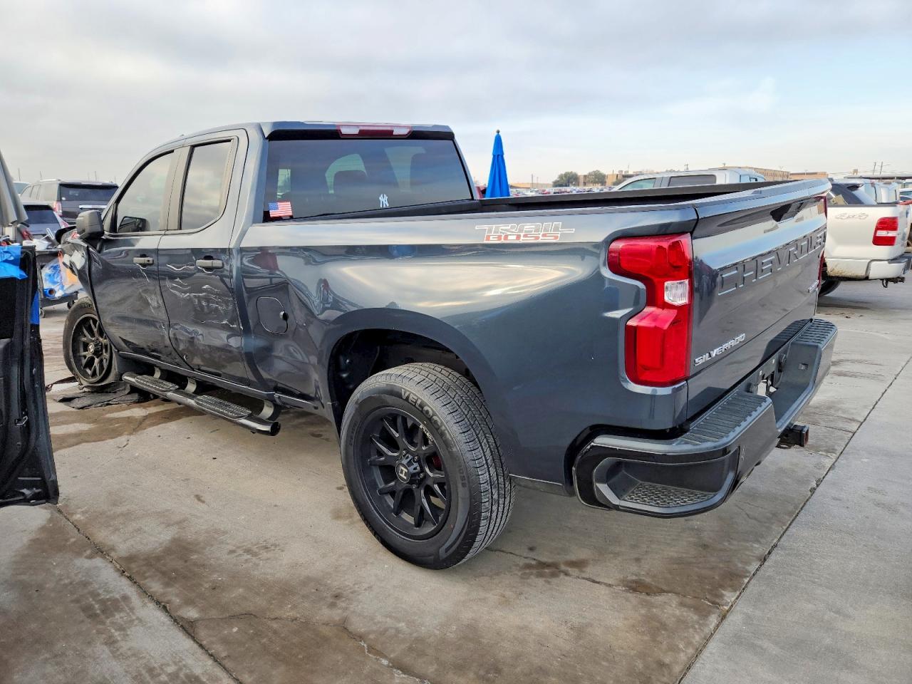 2019 CHEVROLET SILVERADO K1500 TRAIL BOSS CUSTOM photo 3