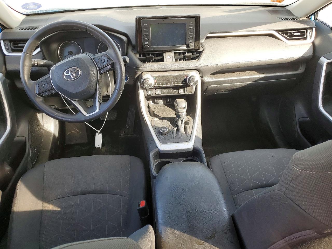 2021 TOYOTA RAV4 XLE photo 8