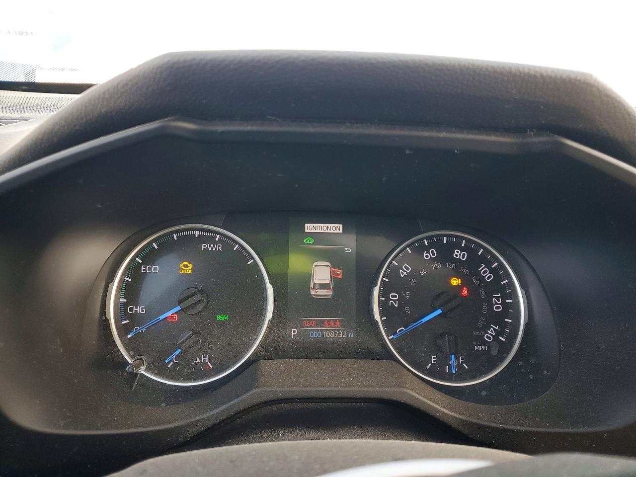 2021 TOYOTA RAV4 XLE photo 9