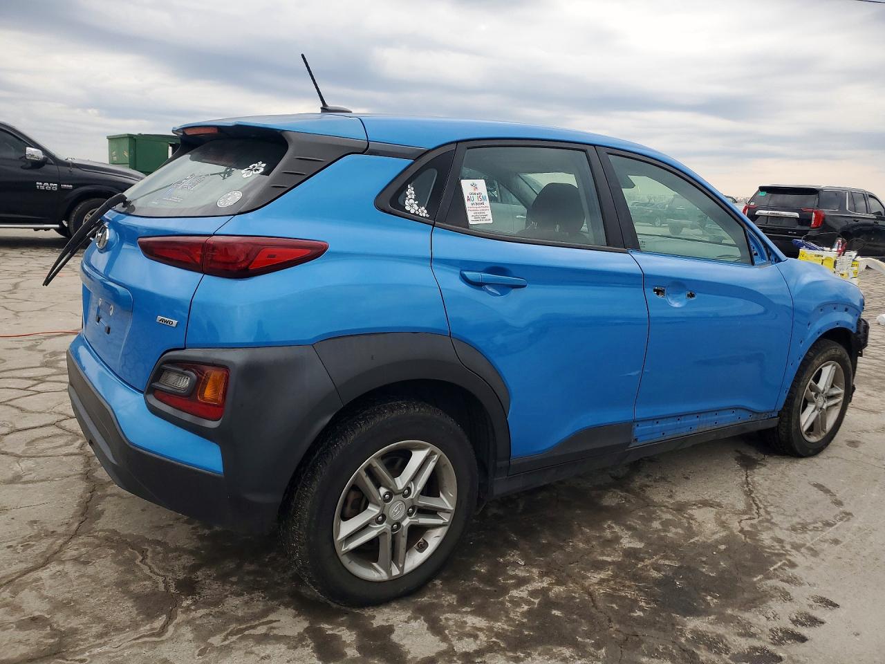 2020 HYUNDAI KONA SE photo 5