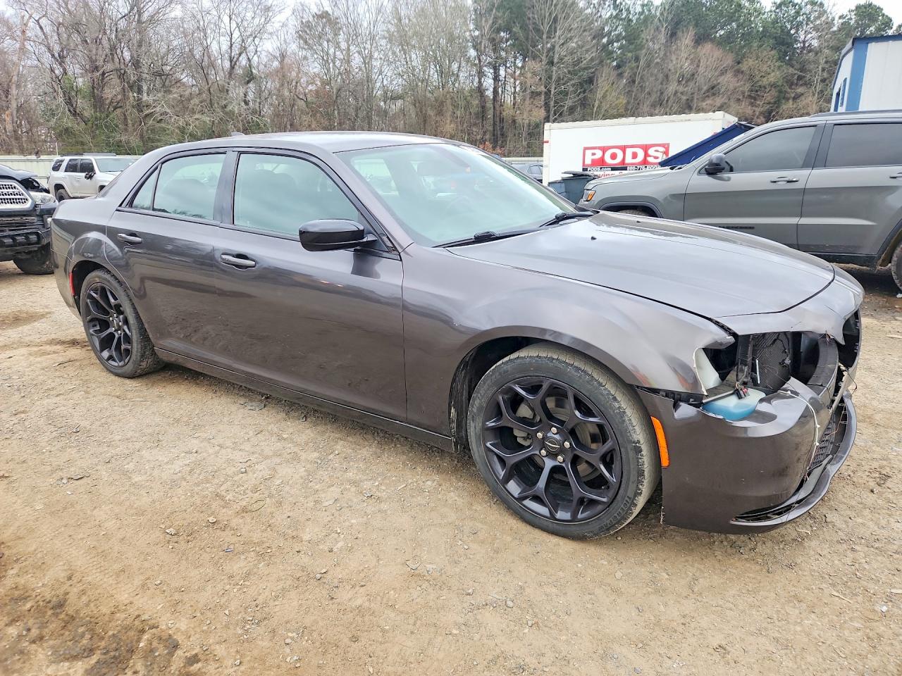 2019 CHRYSLER 300 TOURING photo 10