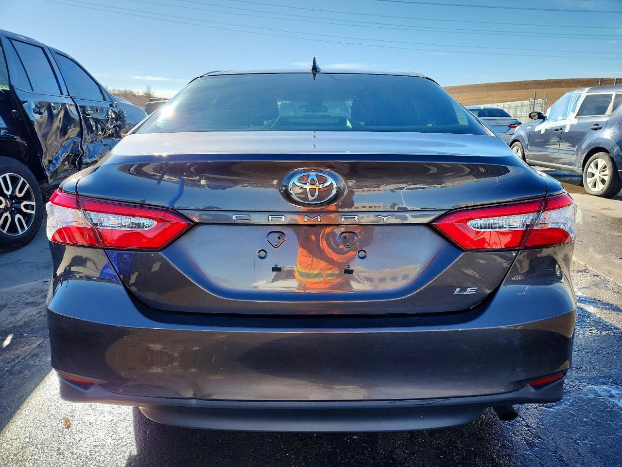 2019 TOYOTA CAMRY LE photo 11