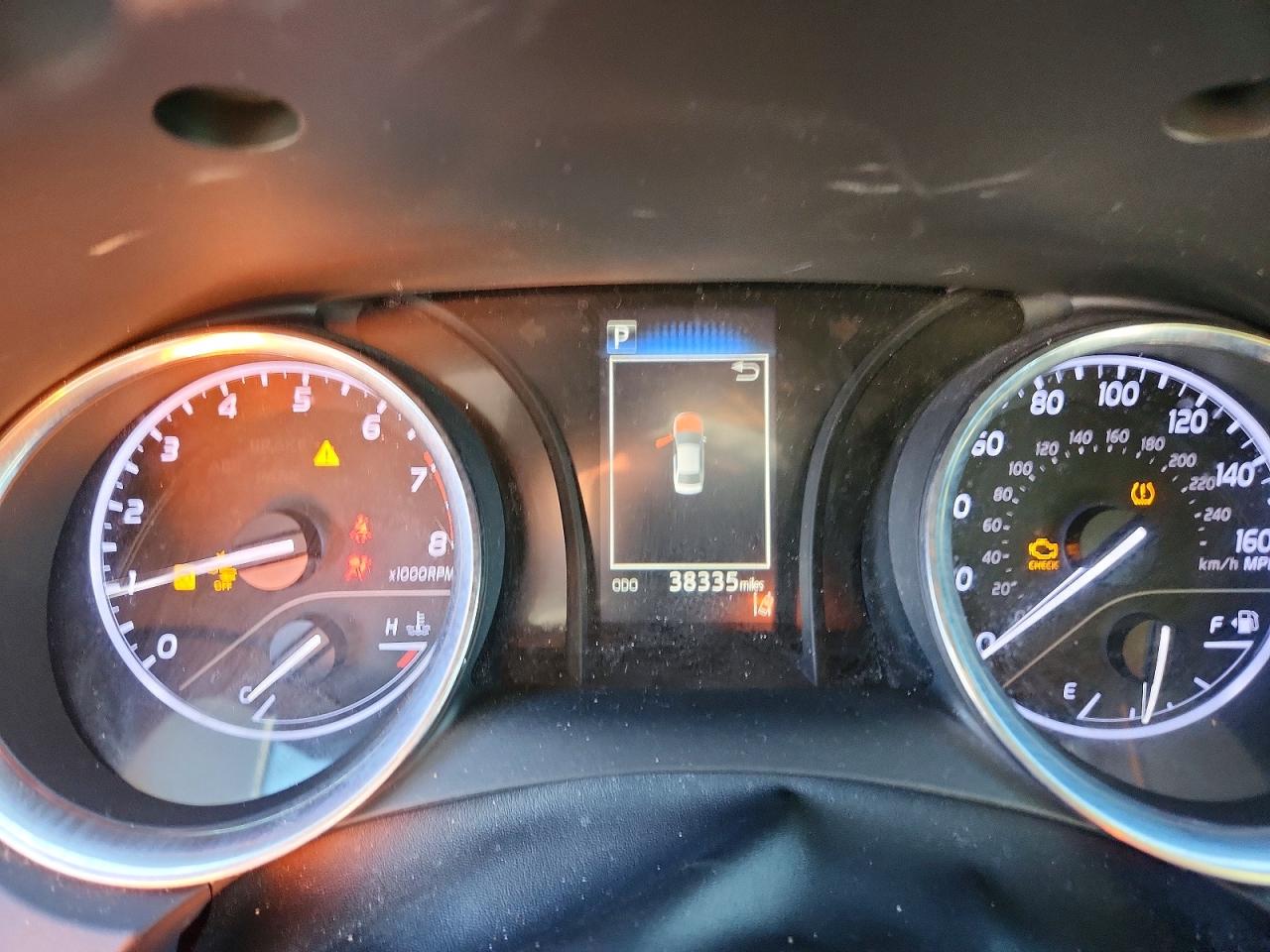 2019 TOYOTA CAMRY LE photo 17